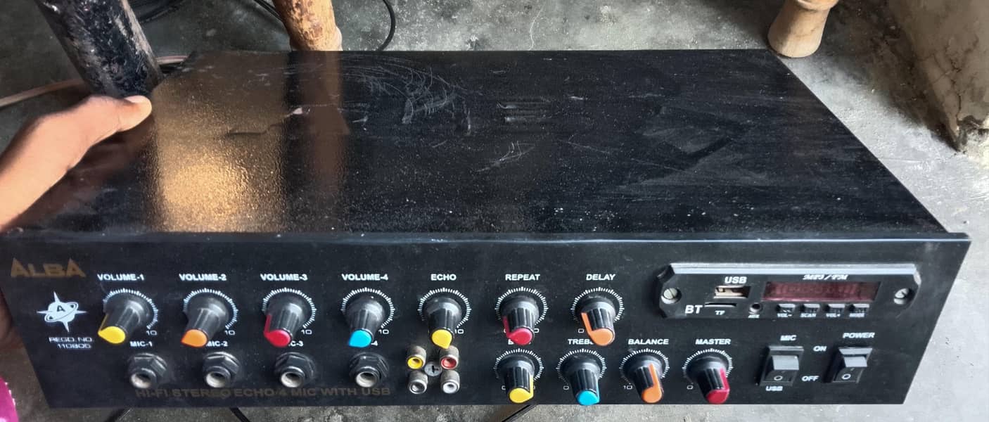 Powerful Stereo Amplifier 600W 0
