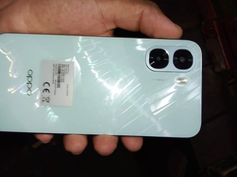 OPPO A6x. 2