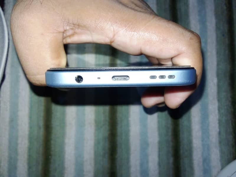 OPPO A6x. 3