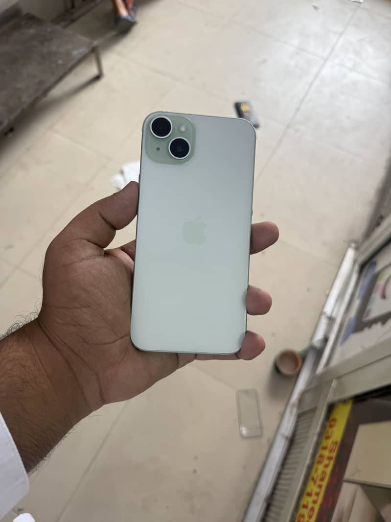 Apple iPhone 15 plus 3