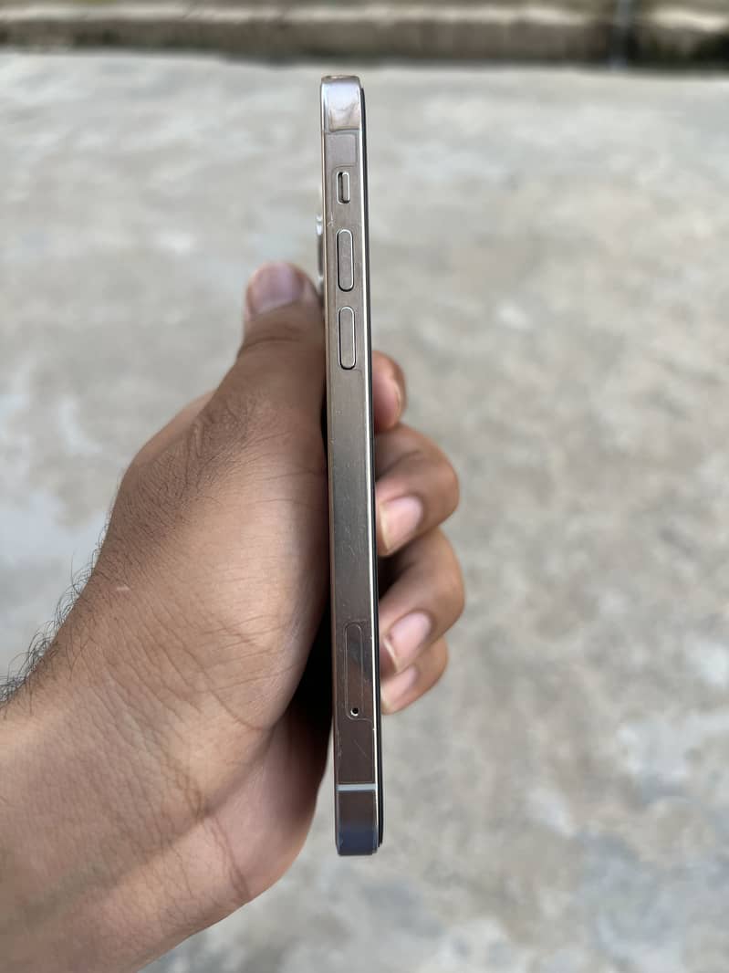 Apple iPhone 12 Pro 1