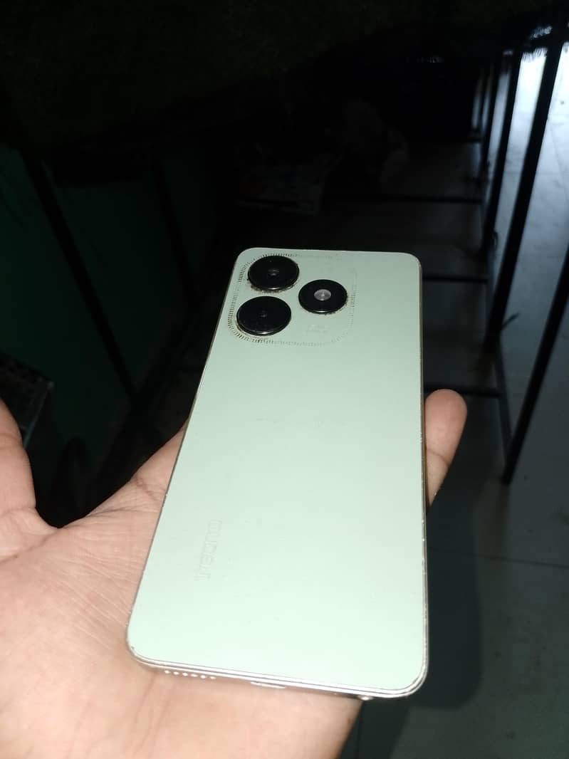 Tecno Spark Go 2