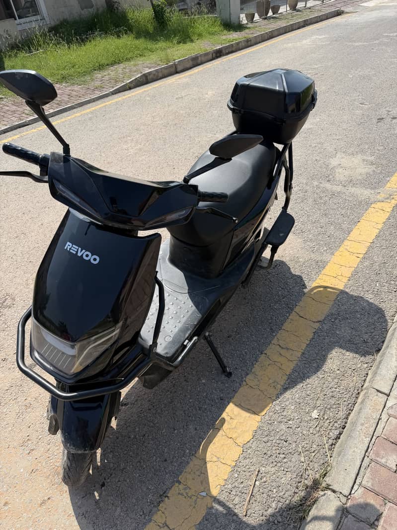 Revoo c32 4