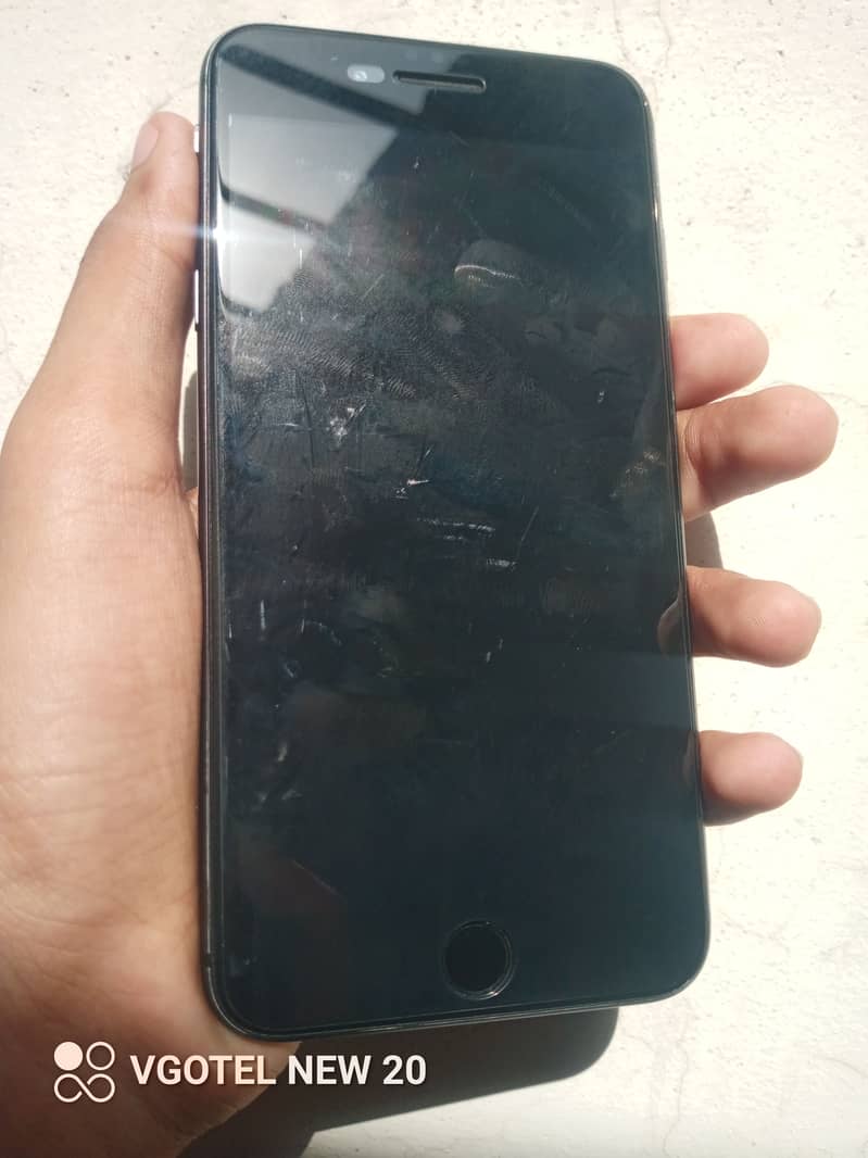 Apple iPhone 8 Plus 2