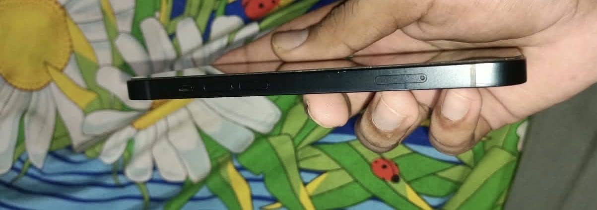 Apple iPhone 13 1