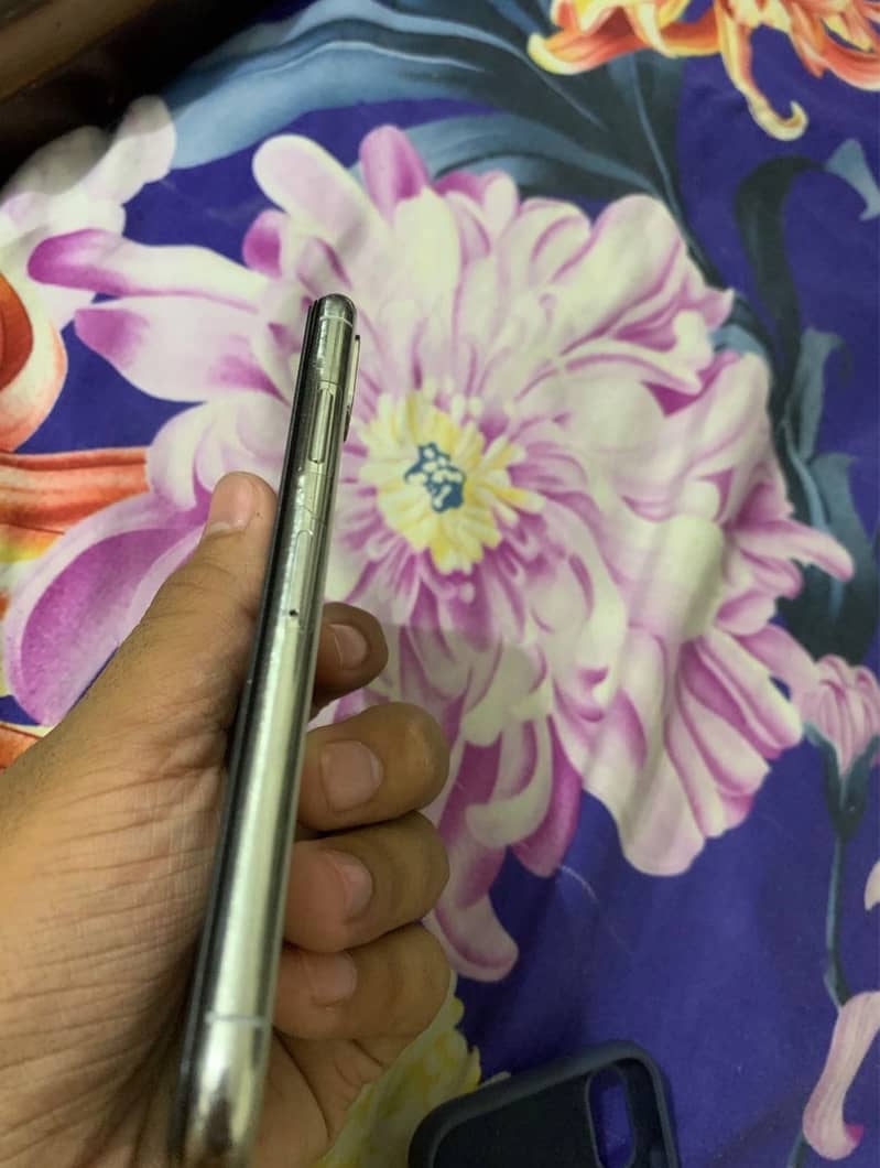 Apple iPhone X 0