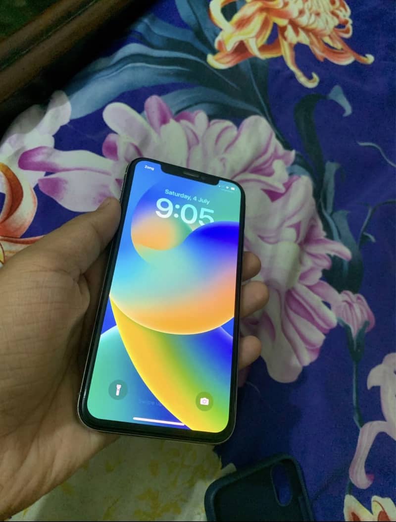 Apple iPhone X 4