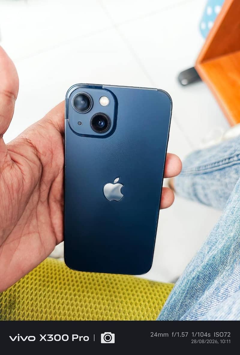Apple iPhone 13 0