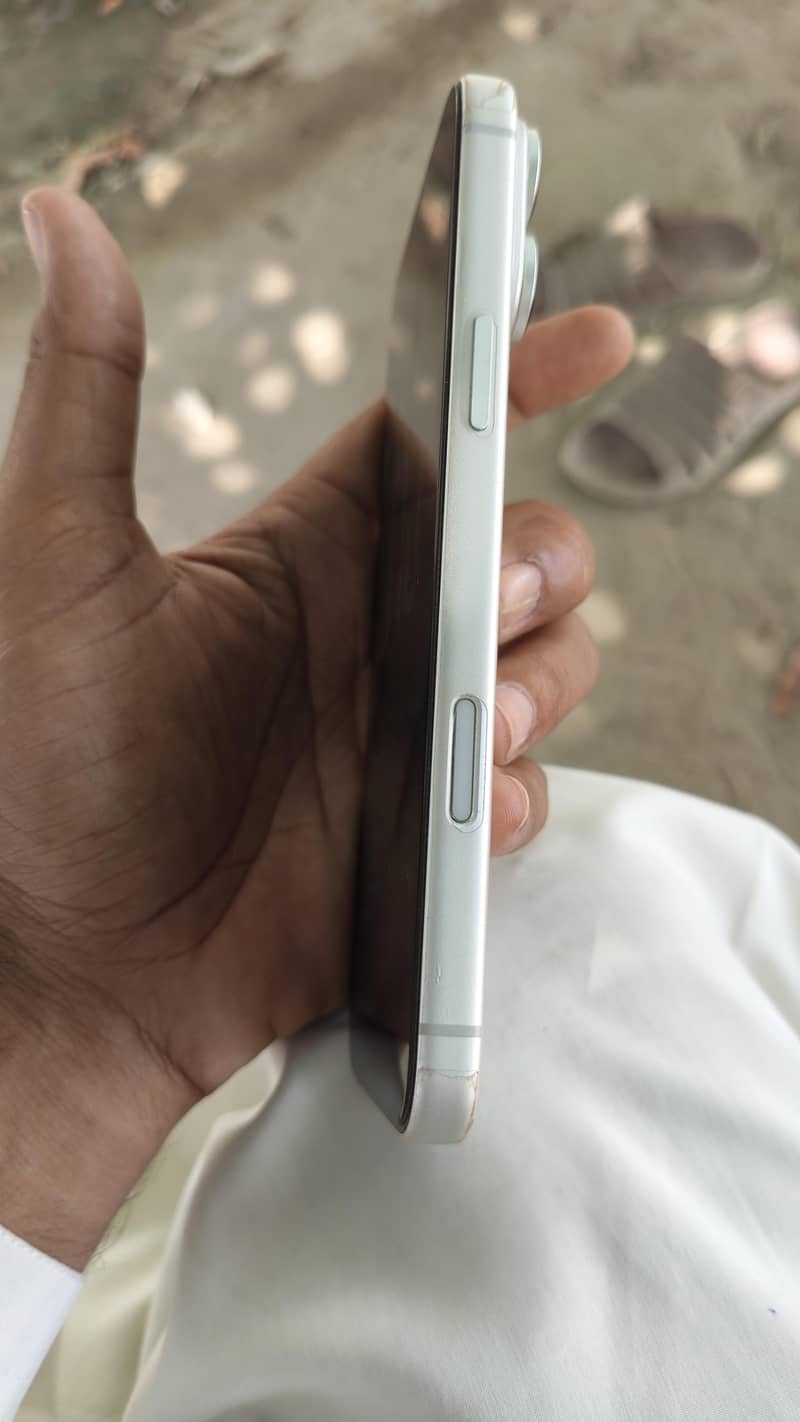 Apple iPhone 17 Pro Max 4