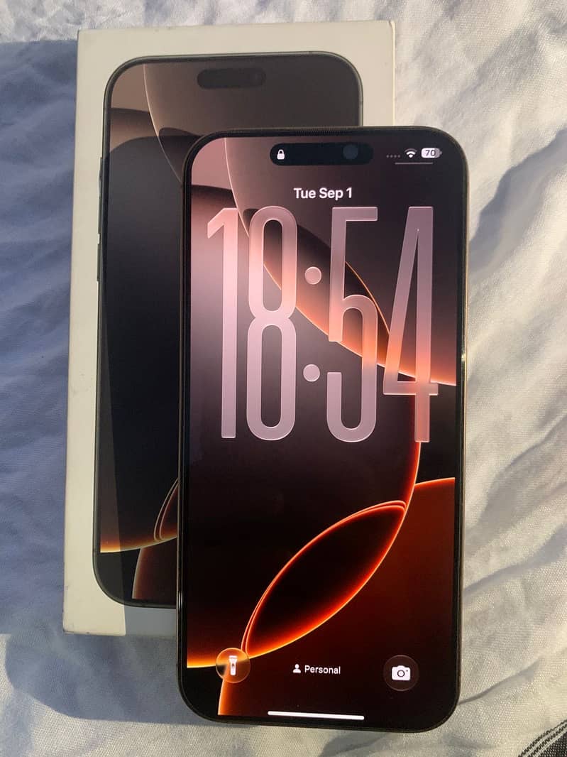 Apple iPhone 16 Pro Max 1