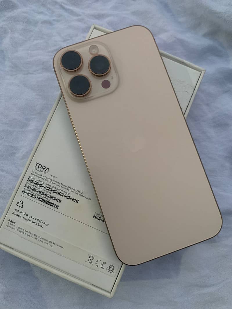 Apple iPhone 16 Pro Max 2