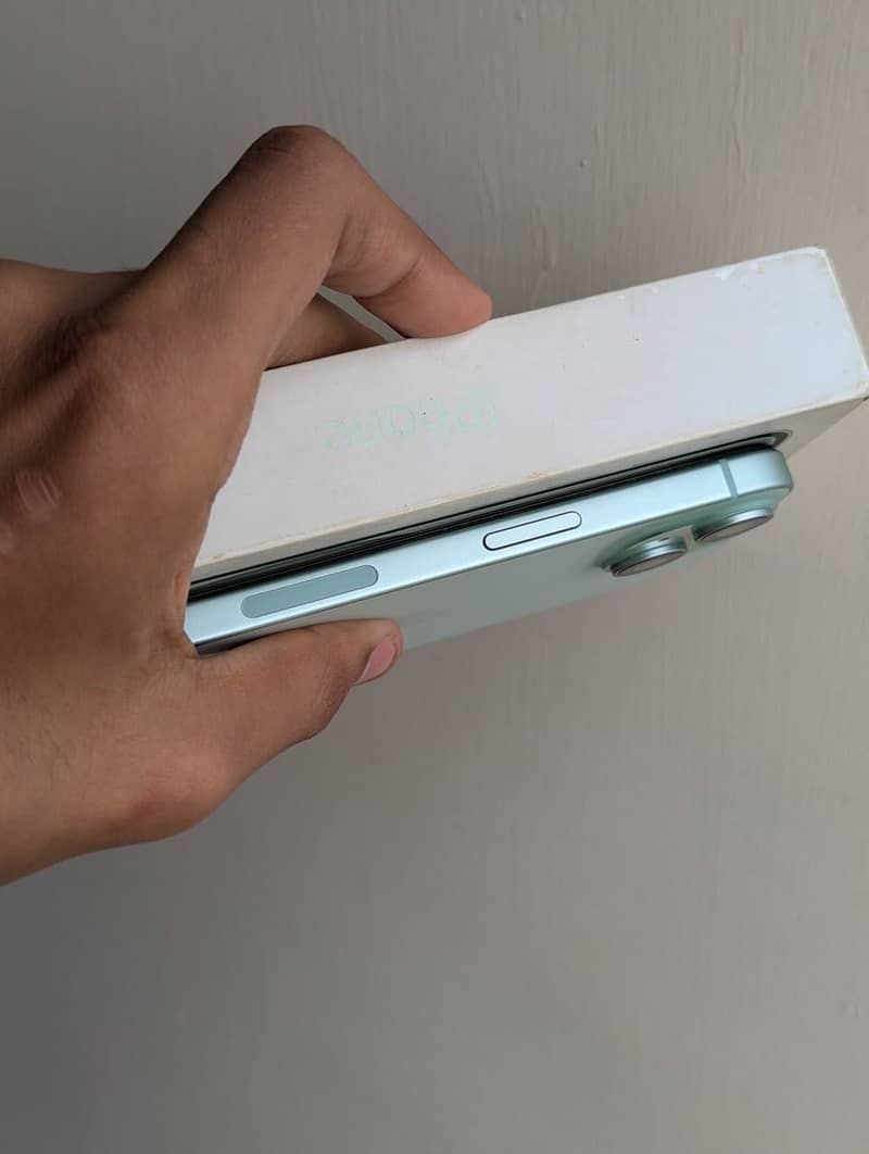 Apple iPhone 15 3