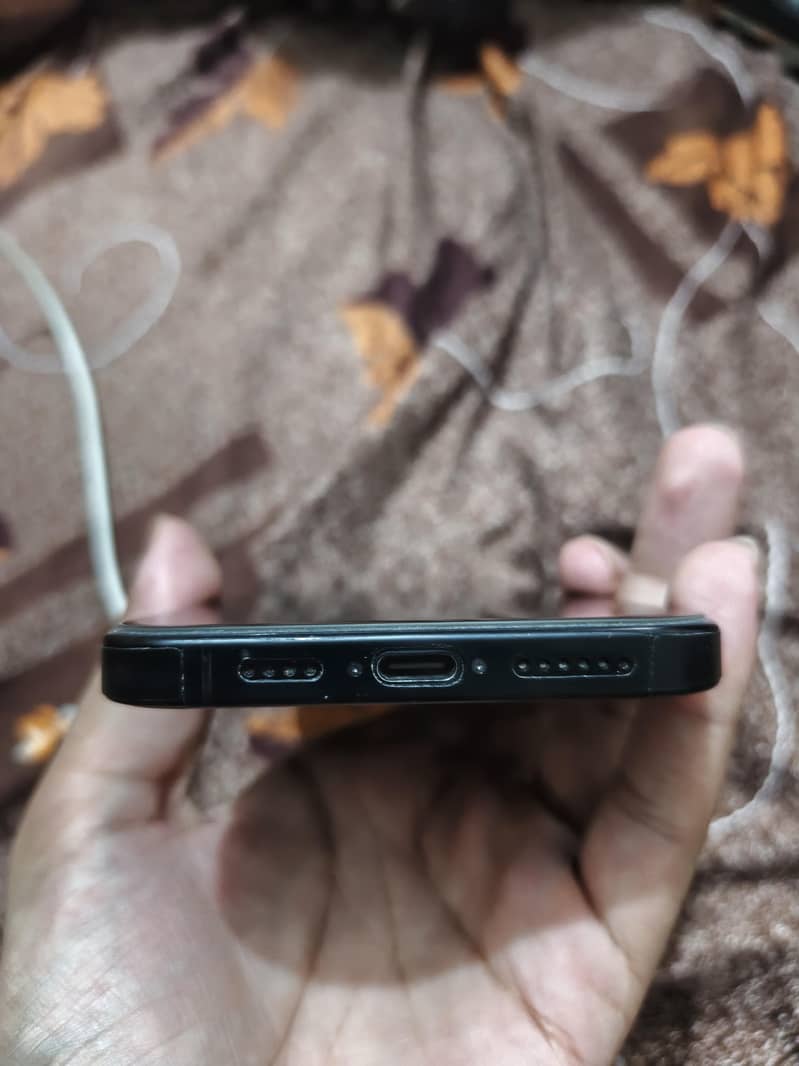 iPhone 16 Pro Max 3