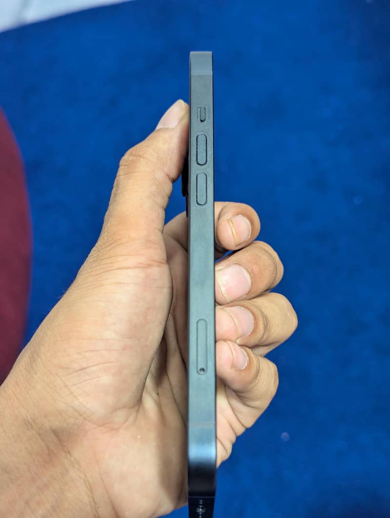 Apple iPhone 14 3