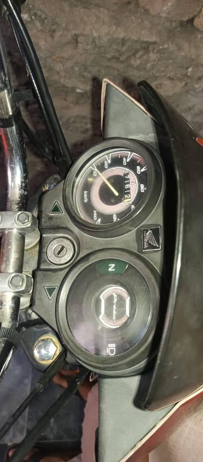 Honda 100 saf bike kyi kam krwany walla nhi . No. 03215846481