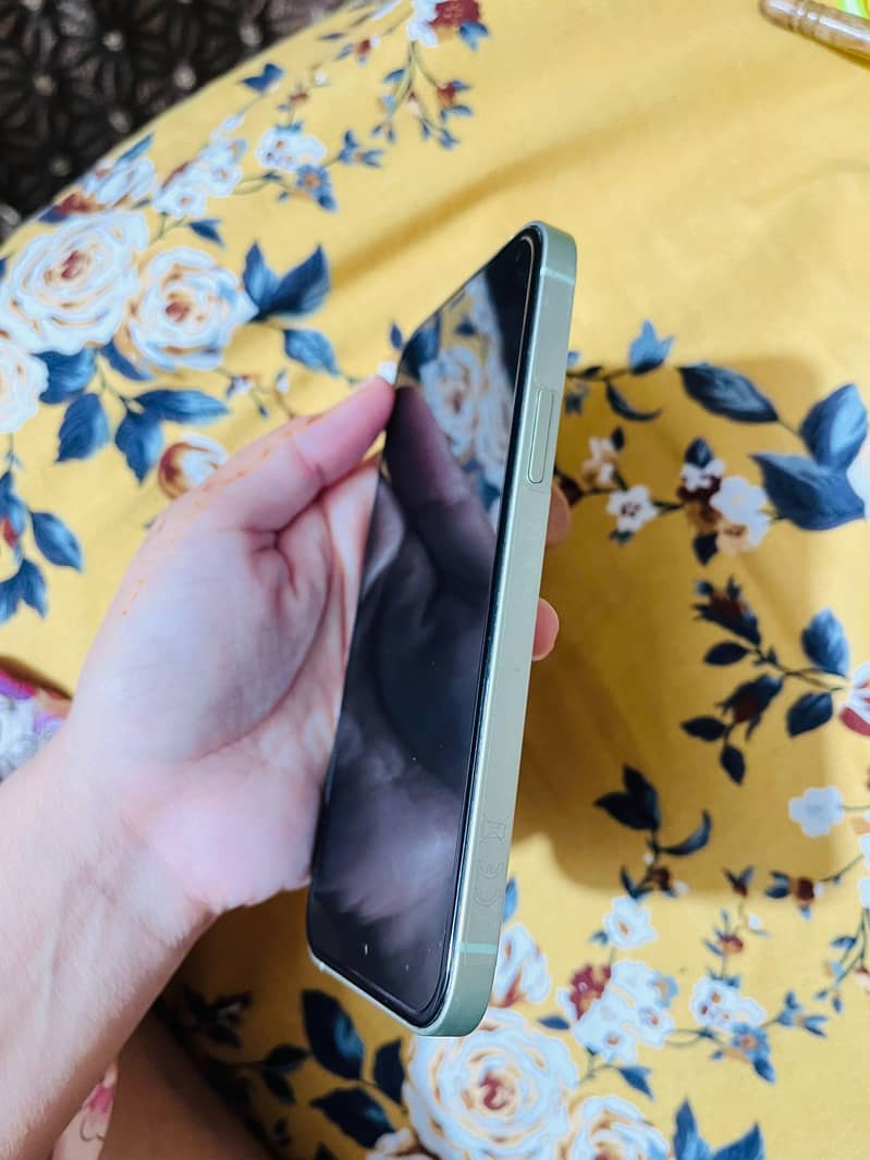 Apple iPhone 12 3