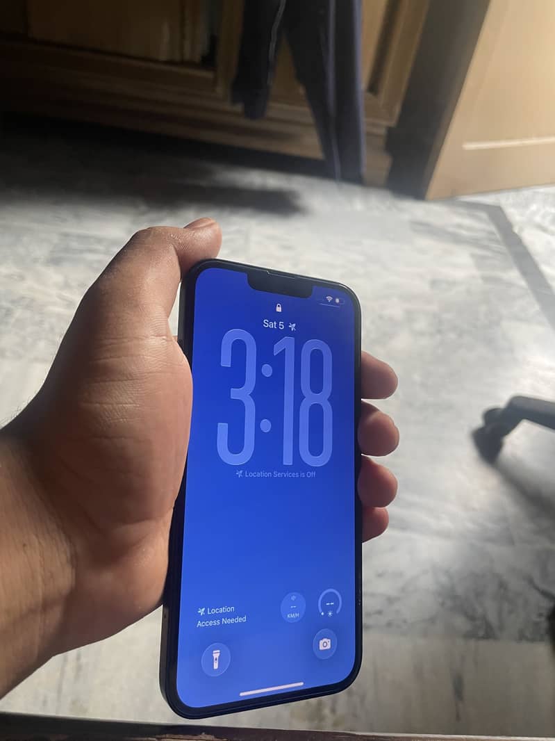 Apple iPhone 13 2