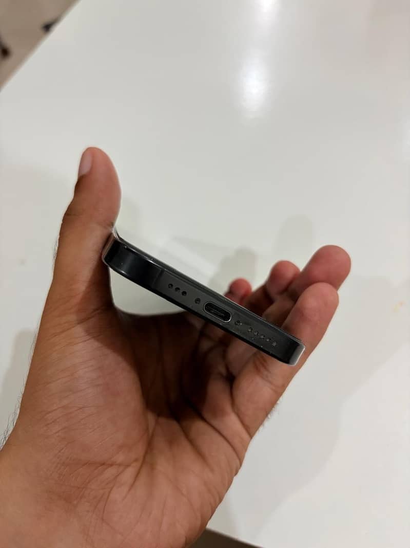 Apple iPhone 16 Pro 6