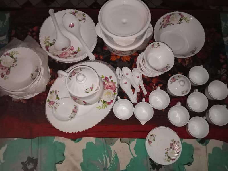 Marble dinner set 0