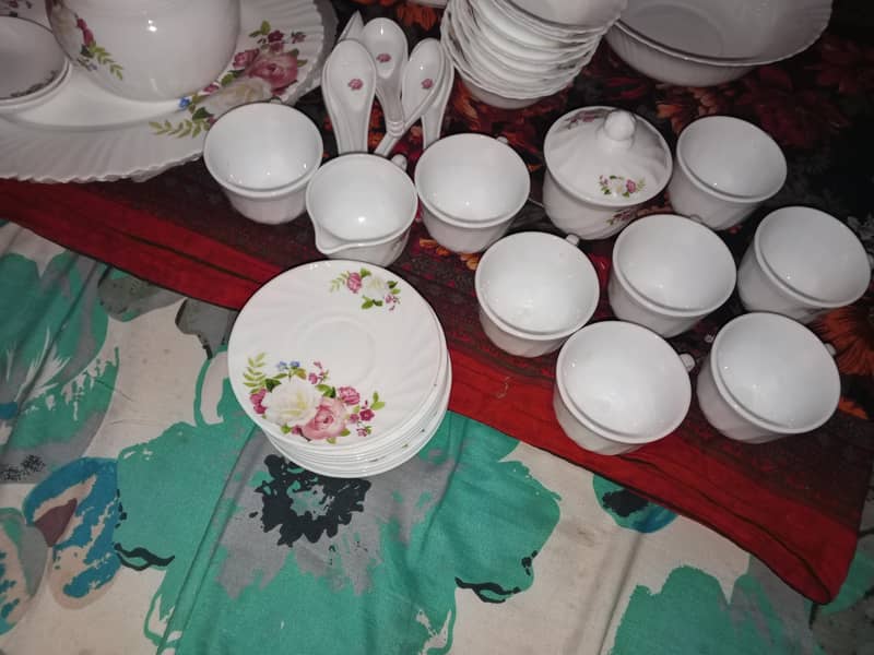 Marble dinner set 2