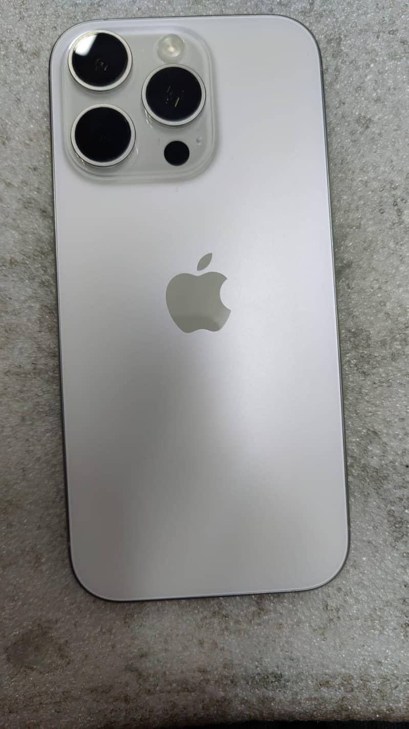 Apple iPhone 16 Pro 0
