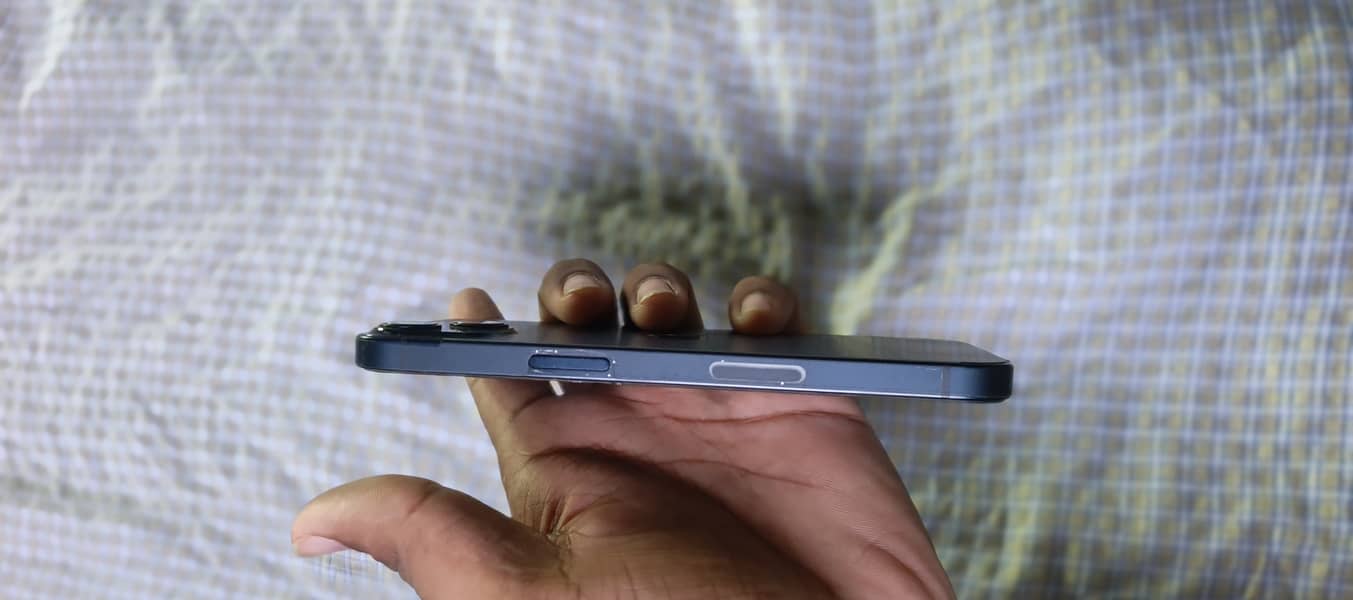 Apple iPhone 13 3