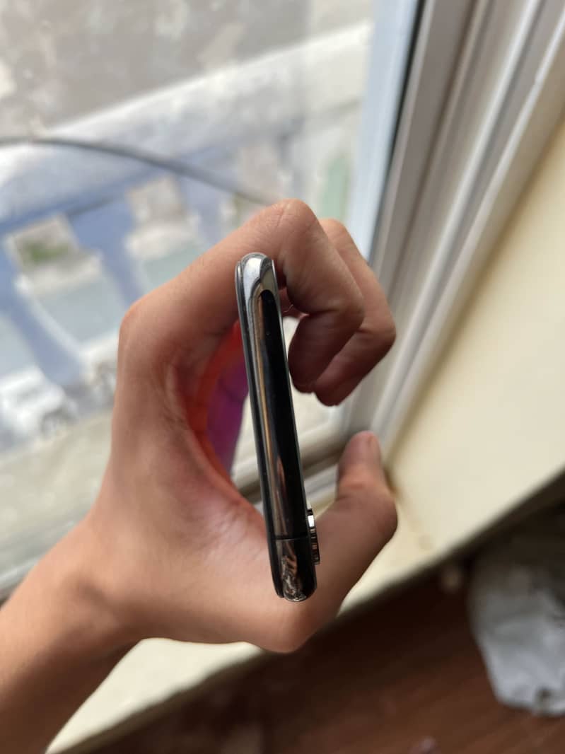 Apple iPhone XS 1