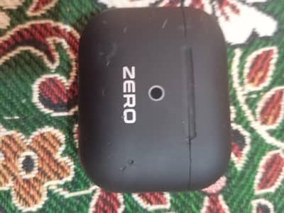Aura Earbuds zero lifestyle