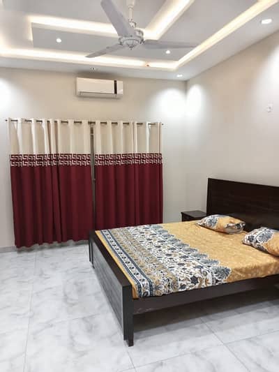 Fully Furnished (Daily, Weekly, Monthly) Basis Independent Portion 1 Kanal 2 Bed 100K, 1 Kanal 4 Bed 150K, Basis For Rent Send Message On My WhatsApp & I Will Send Video