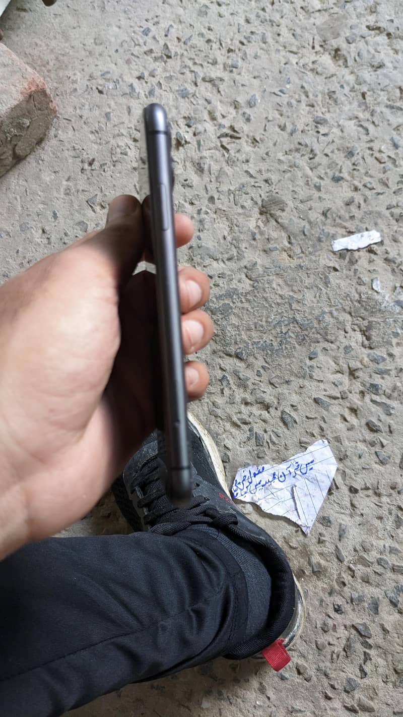 Apple iPhone 11 2