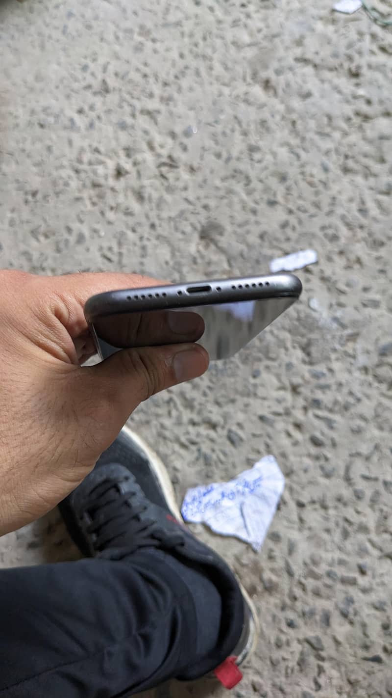 Apple iPhone 11 5