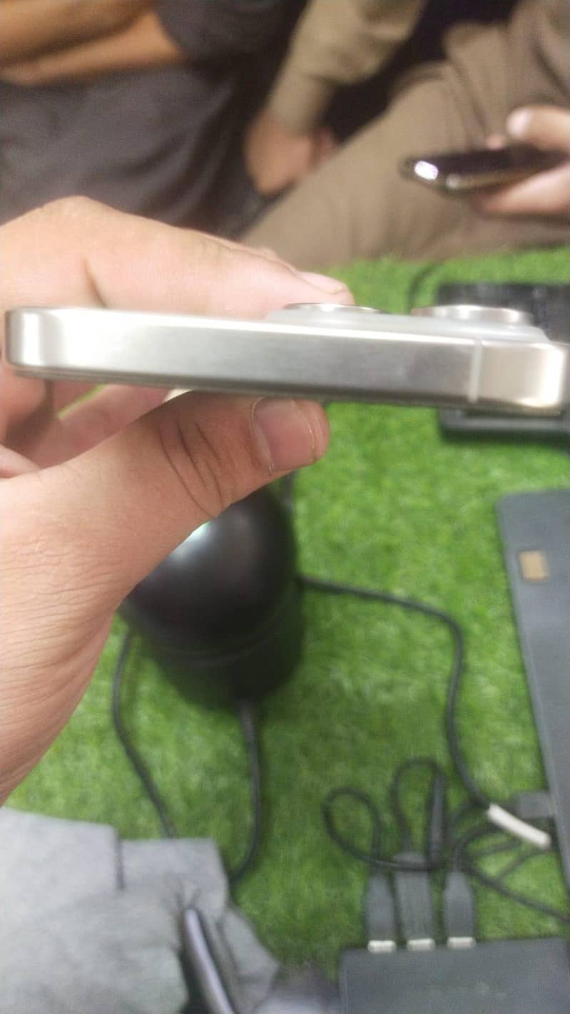 Apple iPhone 15 Pro Max 3