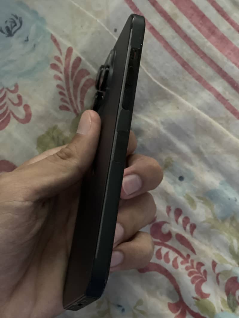 Apple iPhone 14 Pro Max 0