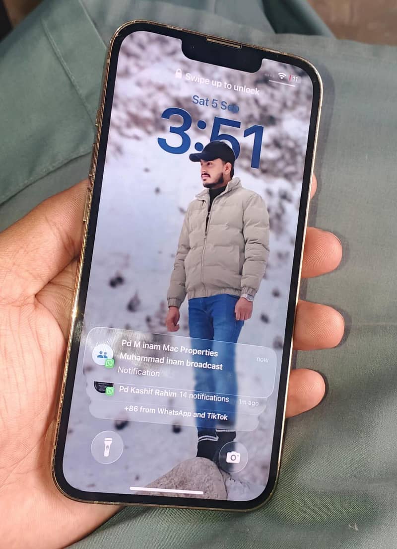 Apple iPhone 13 Pro 8