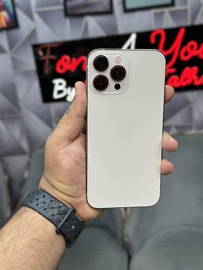 Apple iPhone 13 Pro Max 0