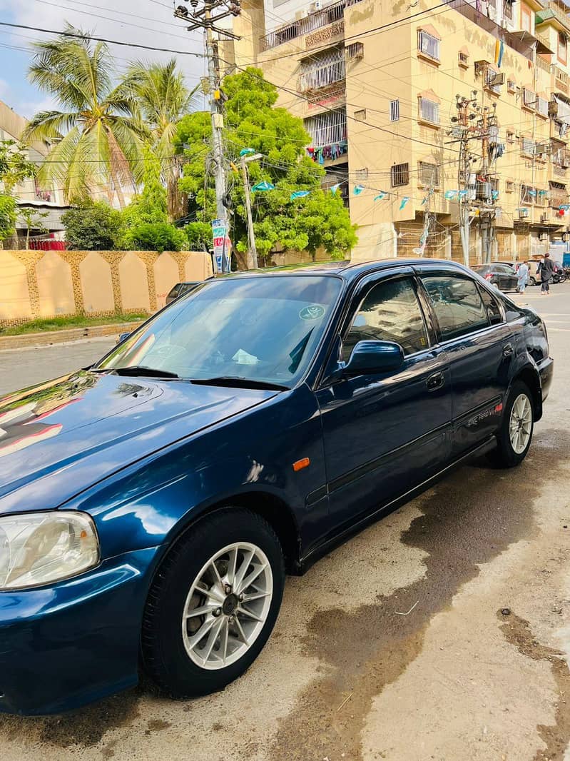 2000 eix civice 6