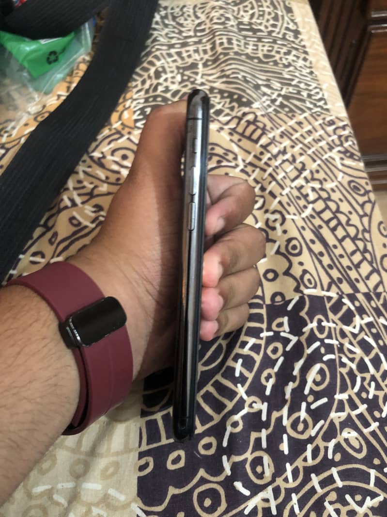 Apple iPhone 11 Pro 5