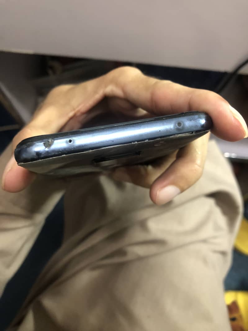 Redmi Note 9s 4