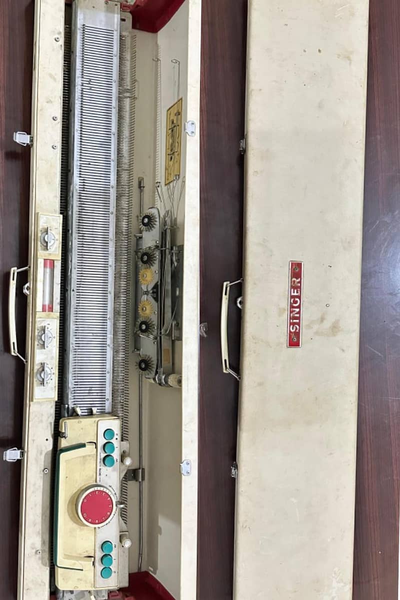 Singer Knitting Machine 1