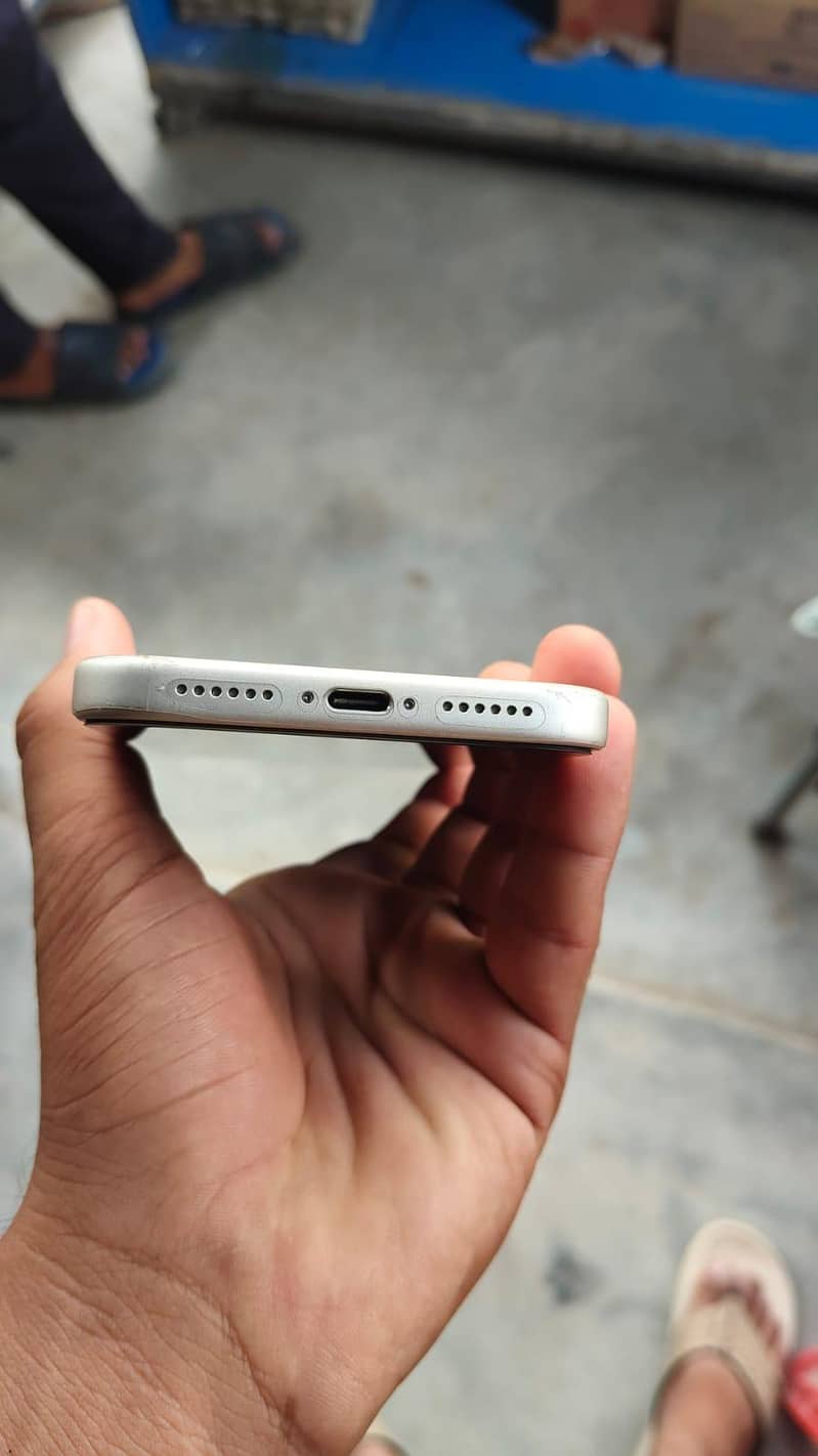 Apple iPhone 17 Pro Max 3
