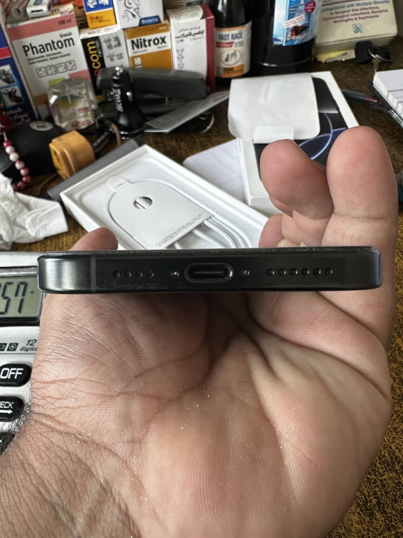 Apple iPhone 16 Pro Max 3