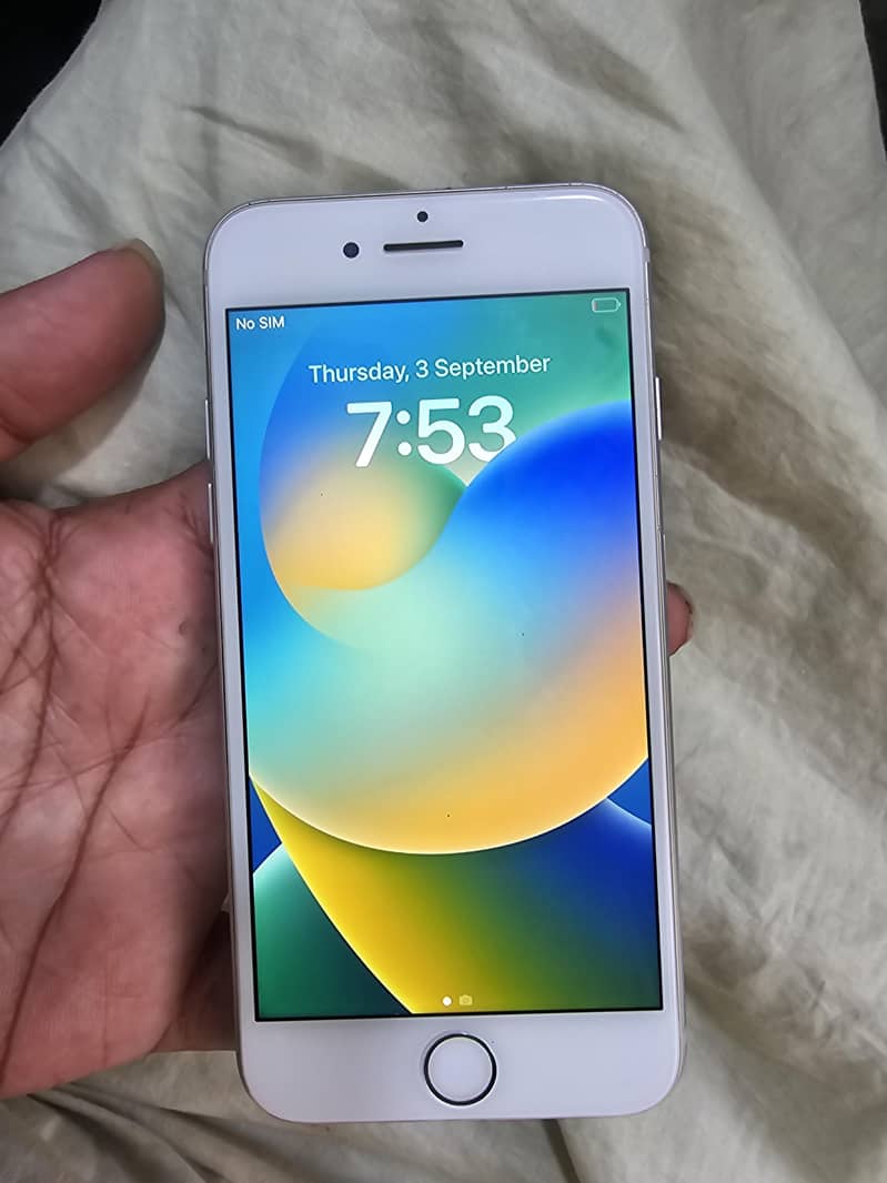 Apple iPhone 8 1