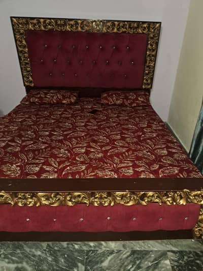 good condition king bed