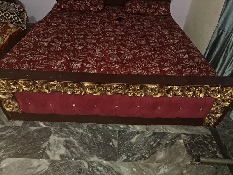 good condition king bed 1