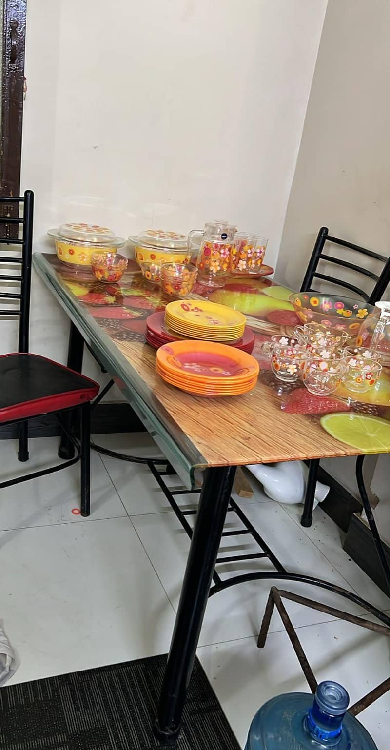 Dining table with 4 chairs 0