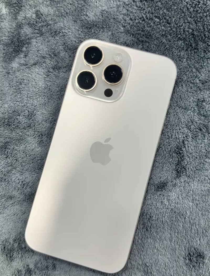 Apple iPhone 16 Pro Max 0