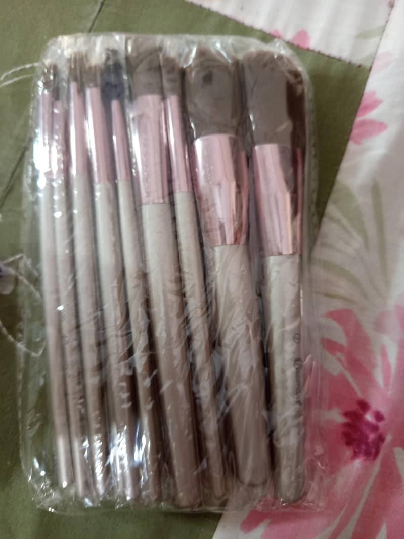 eye shadows pallets 12