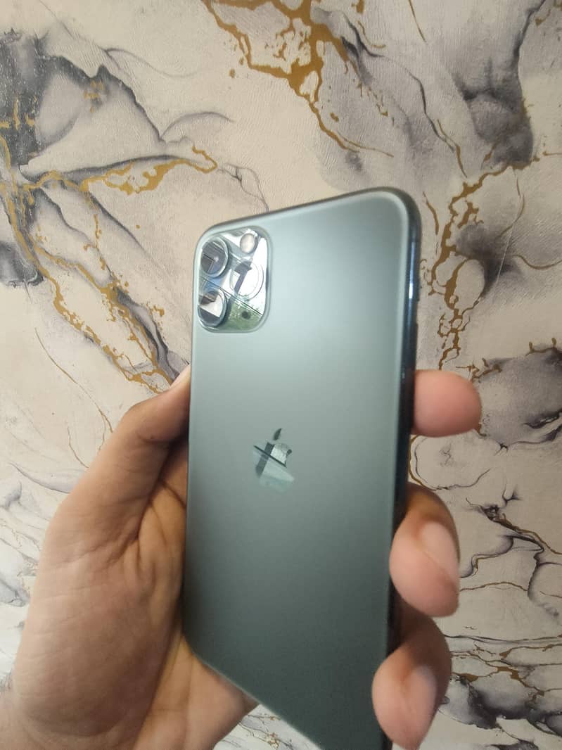 Apple iPhone 11 Pro 4