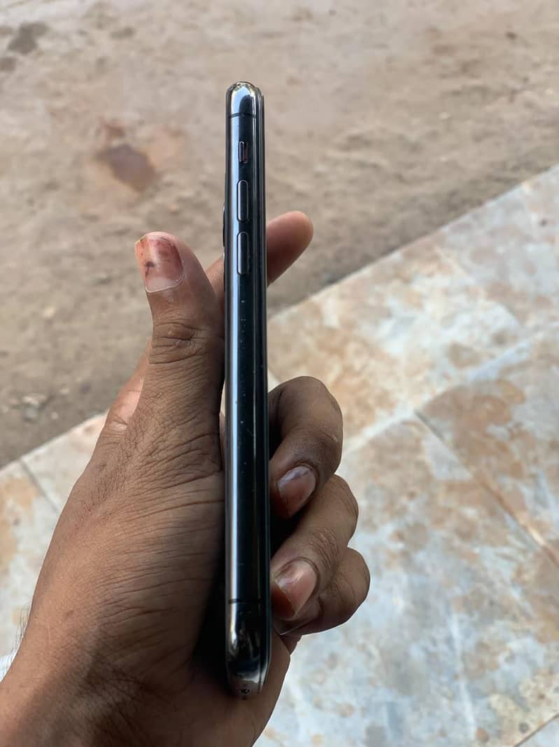 Apple iPhone 11 Pro 2