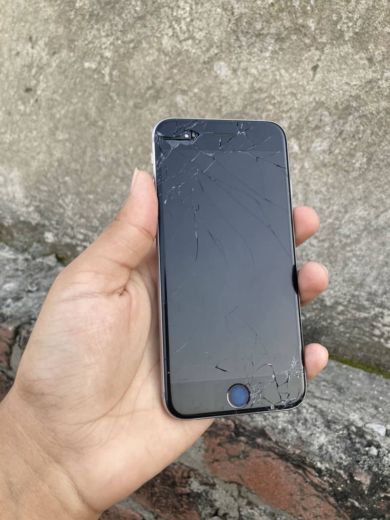 Apple iPhone 6 0